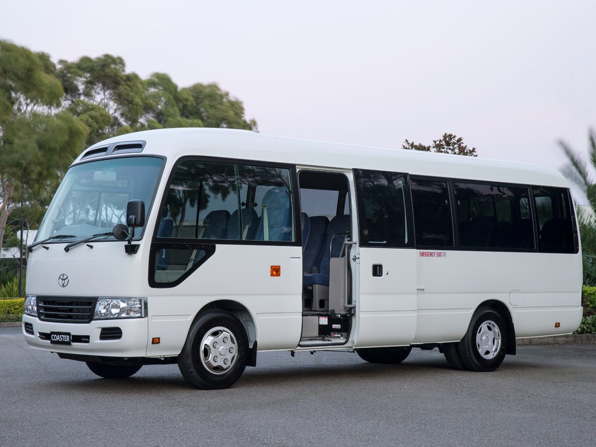 Mini bus rental Dubai - 33 seater